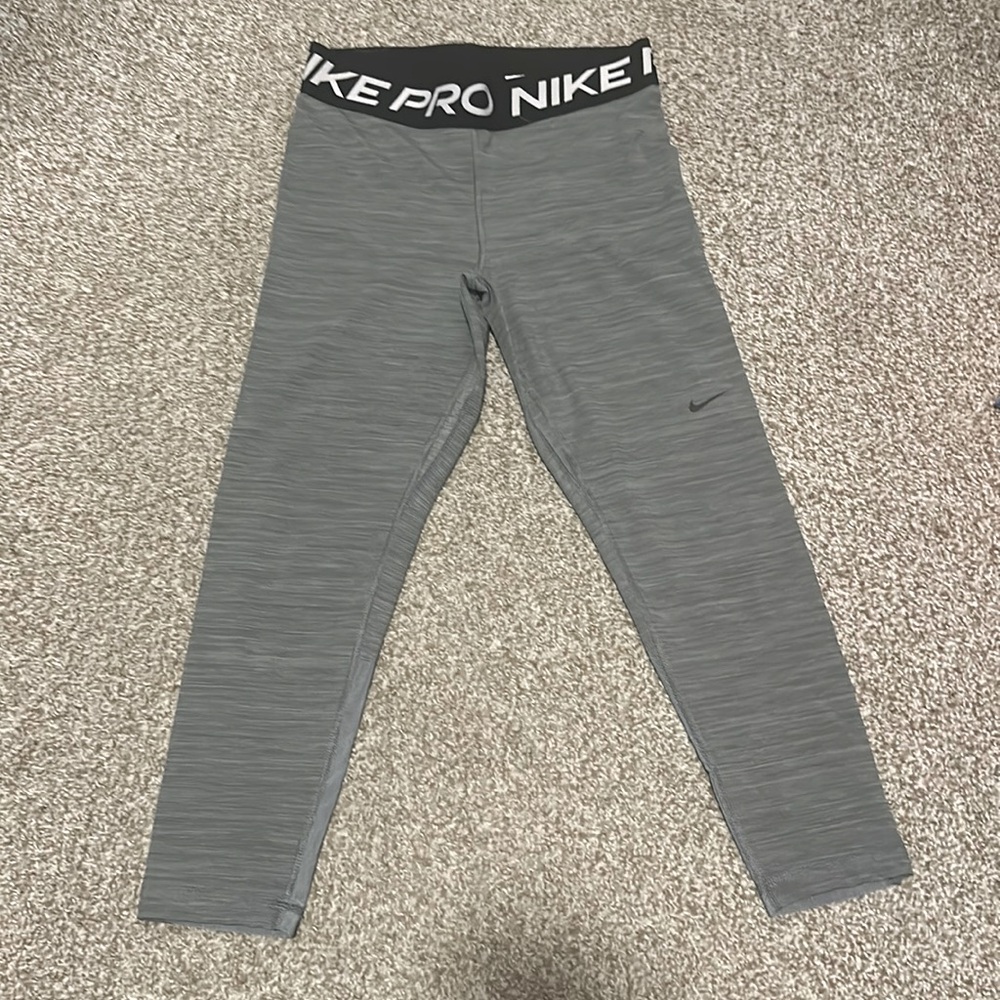 Nike Pro crop leggings